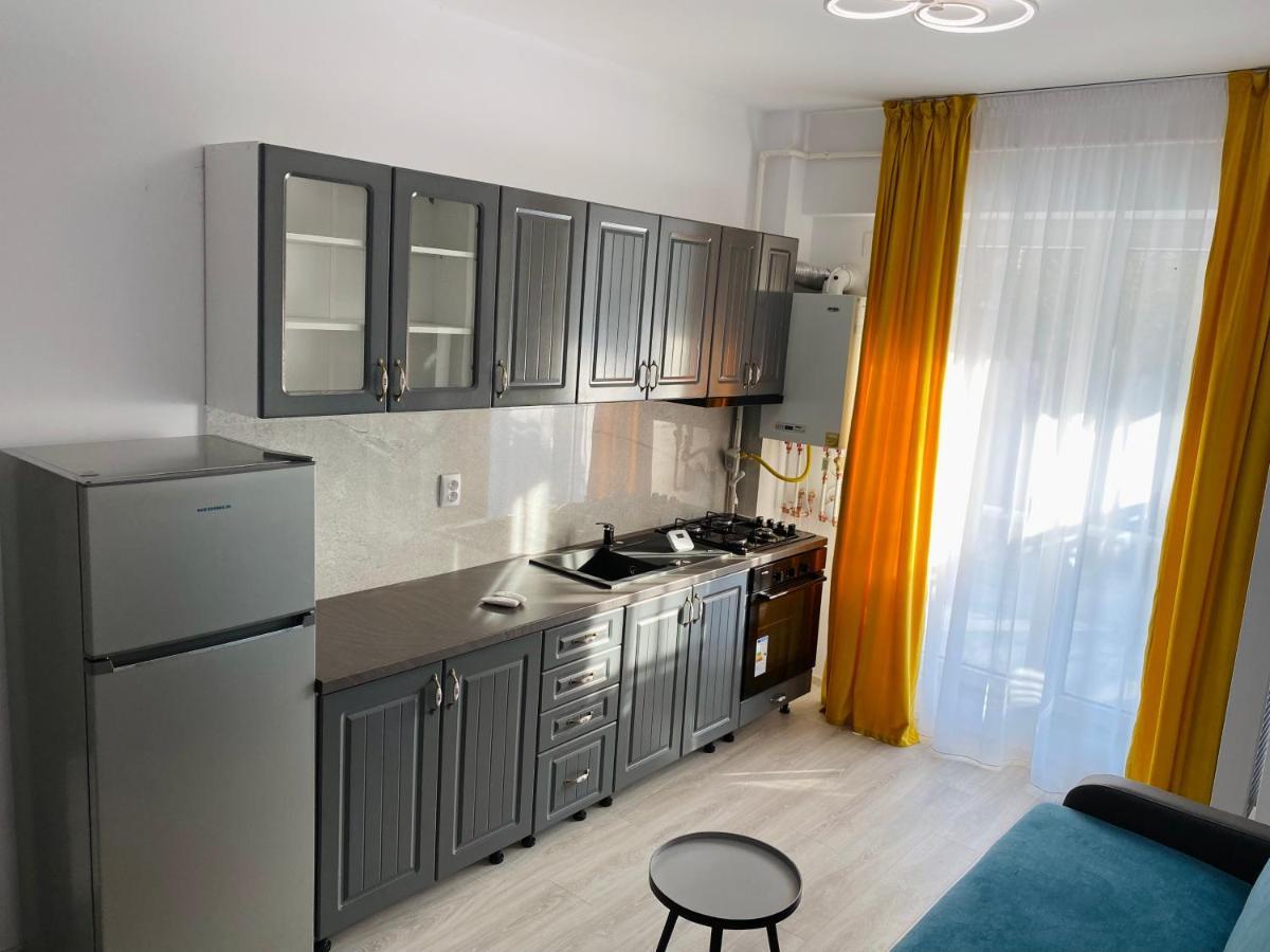 Njunior Apartment 02 Яссы Экстерьер фото